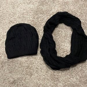 New Infinity scarf with matching winter hat